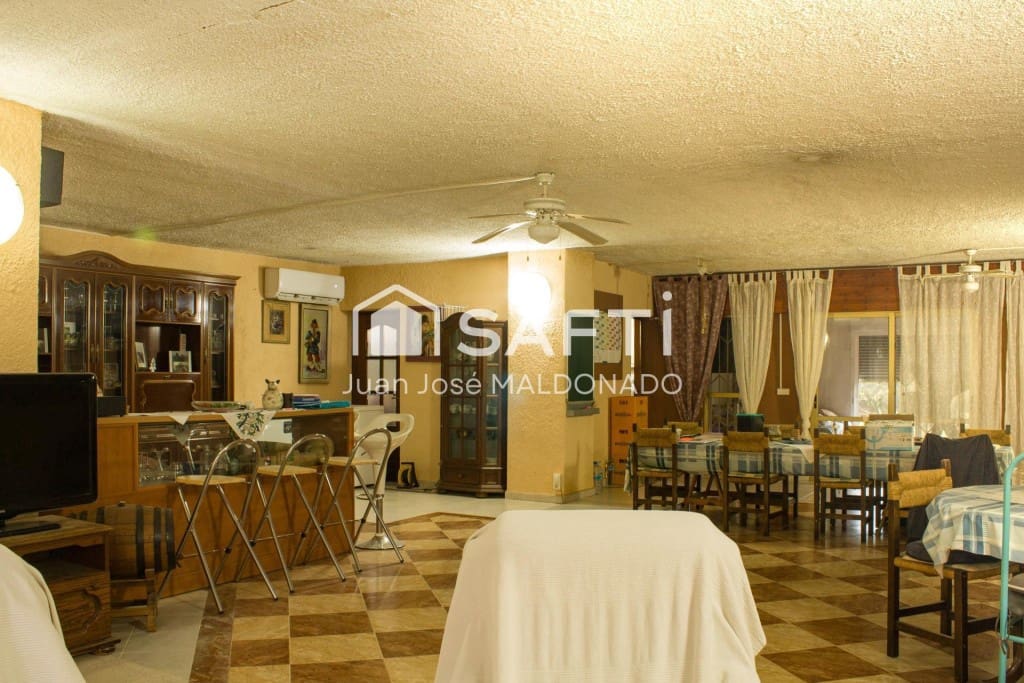 7 slaapkamer Villa te koop in Benicarlo met garage - € 498.000 (Ref: 9595257)