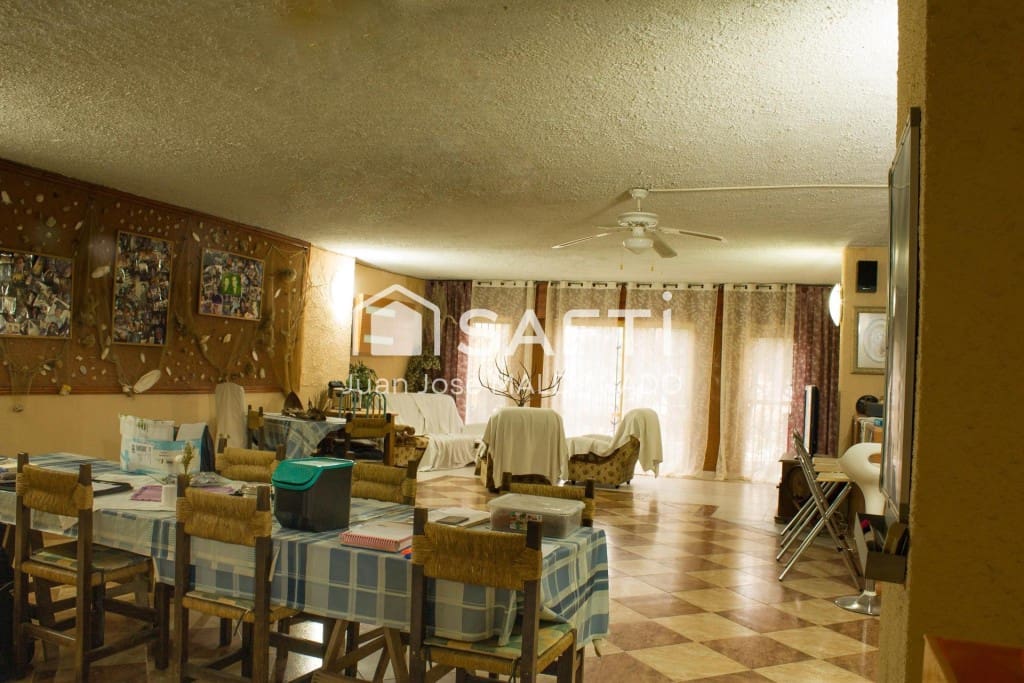 7 slaapkamer Villa te koop in Benicarlo met garage - € 498.000 (Ref: 9595257)