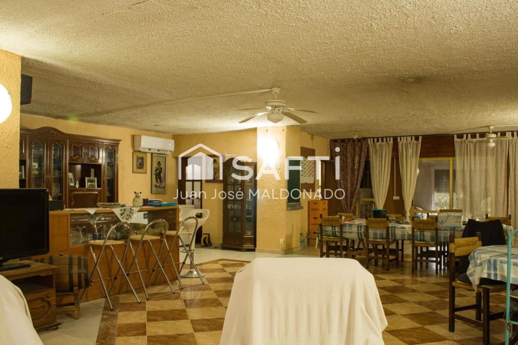 7 slaapkamer Villa te koop in Benicarlo met garage - € 498.000 (Ref: 9595257)