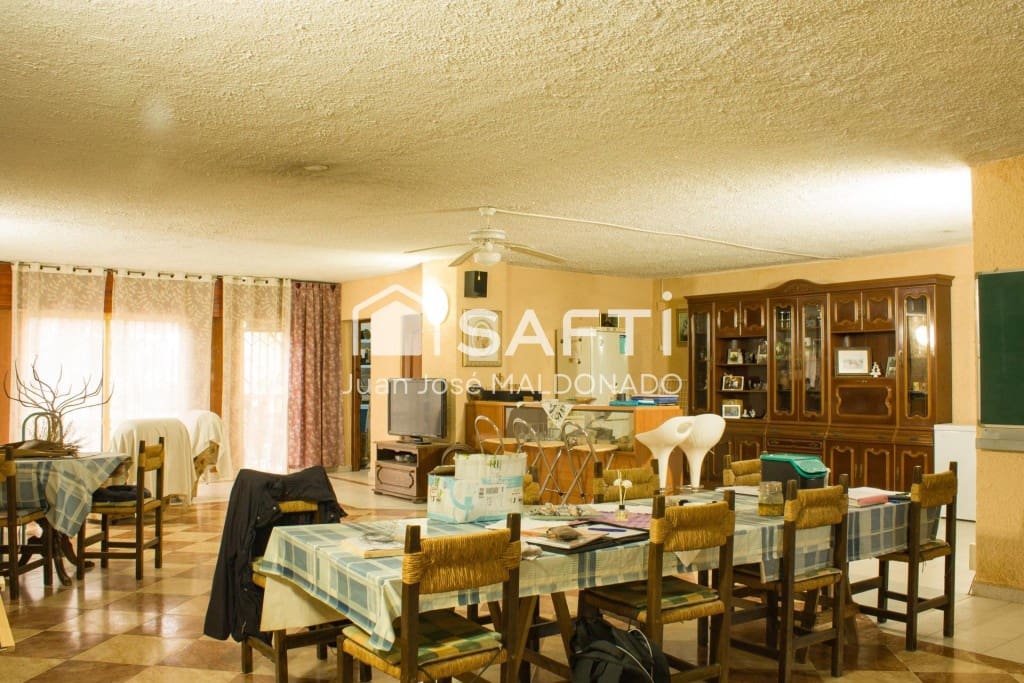 7 slaapkamer Villa te koop in Benicarlo met garage - € 498.000 (Ref: 9595257)