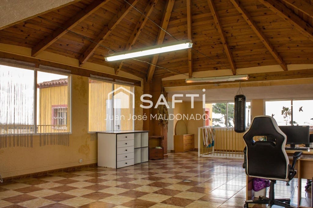 7 slaapkamer Villa te koop in Benicarlo met garage - € 498.000 (Ref: 9595257)