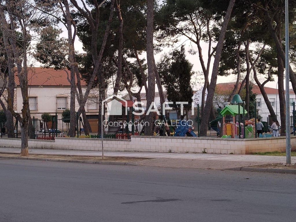 Działka budowlana na sprzedaż w Campo de Criptana - 150 000 € (Ref: 9595273)