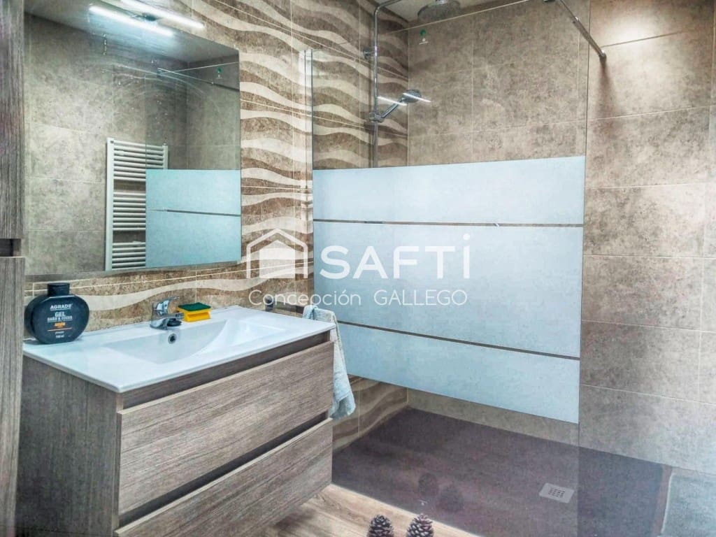 4 bedroom Villa for sale in Alcazar de San Juan - € 115,000 (Ref: 9595275)