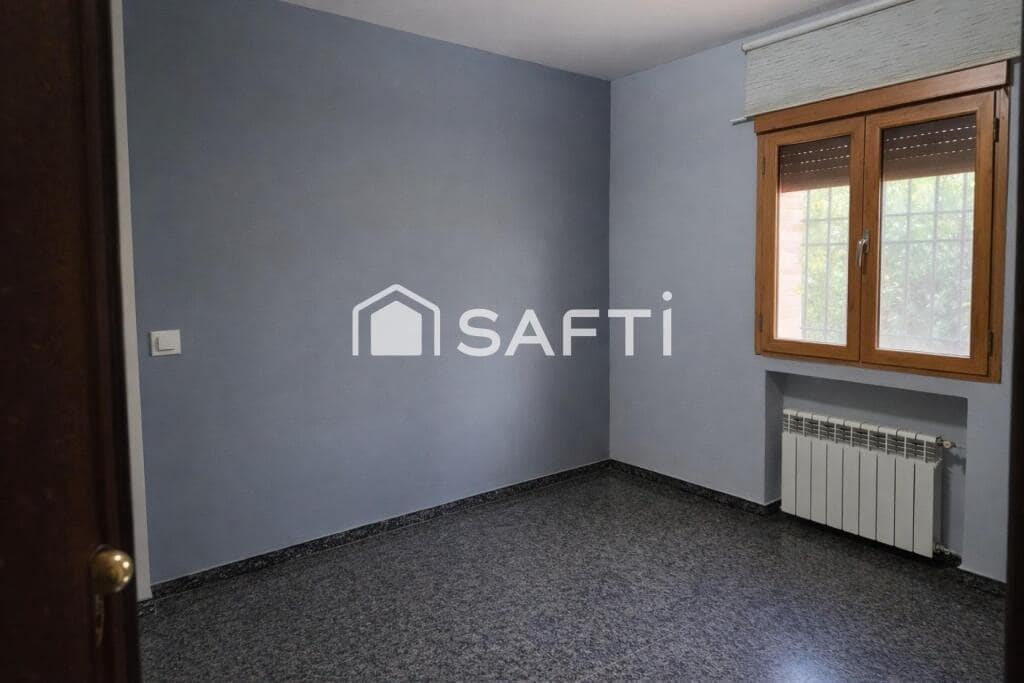 4 soveværelse Villa til salg i Alcazar de San Juan - € 115.000 (Ref: 9595275)