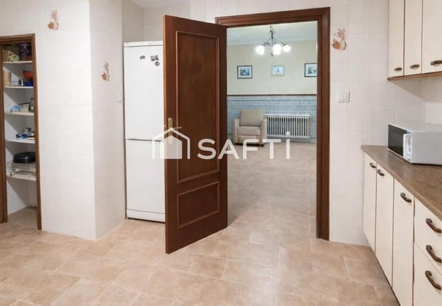 4 sypialnia Willa na sprzedaż w Alcázar de San Juan - 115 000 € (Ref: 9595275)