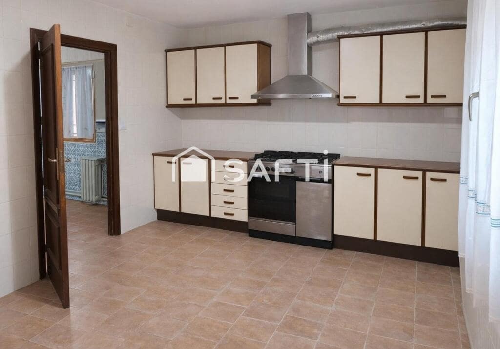 4 soveværelse Villa til salg i Alcazar de San Juan - € 115.000 (Ref: 9595275)