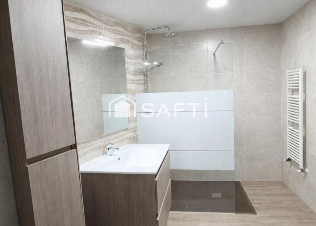 4 soveværelse Villa til salg i Alcazar de San Juan - € 115.000 (Ref: 9595275)