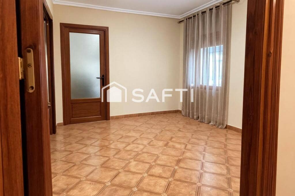 4 soveværelse Villa til salg i Alcazar de San Juan - € 115.000 (Ref: 9595275)