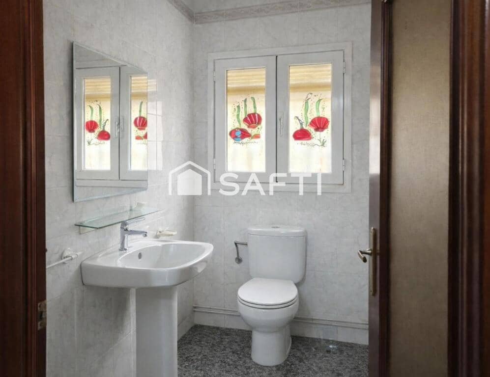 4 soveværelse Villa til salg i Alcazar de San Juan - € 115.000 (Ref: 9595275)