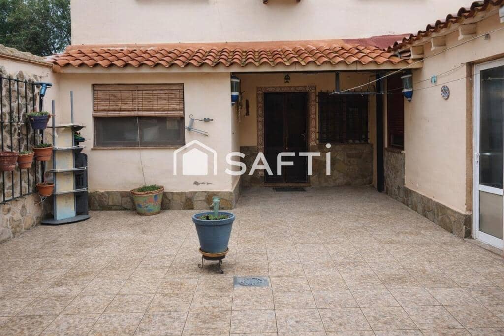 4 soveværelse Villa til salg i Alcazar de San Juan - € 115.000 (Ref: 9595275)