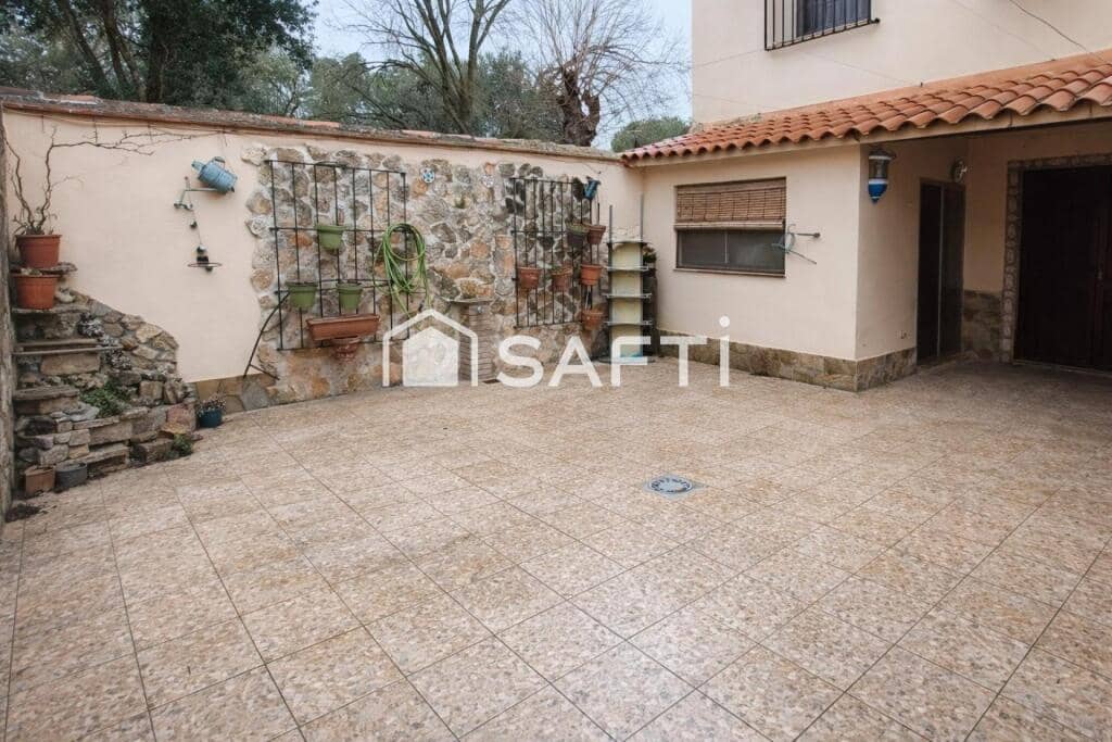 4 soveværelse Villa til salg i Alcazar de San Juan - € 115.000 (Ref: 9595275)
