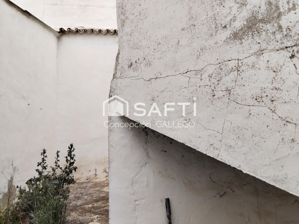 2 bedroom Villa for sale in Campo de Criptana with garage - € 40,000 (Ref: 9595276)