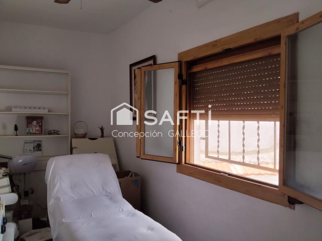 2 bedroom Villa for sale in Campo de Criptana with garage - € 40,000 (Ref: 9595276)