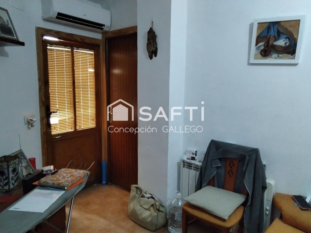 2 bedroom Villa for sale in Campo de Criptana with garage - € 40,000 (Ref: 9595276)