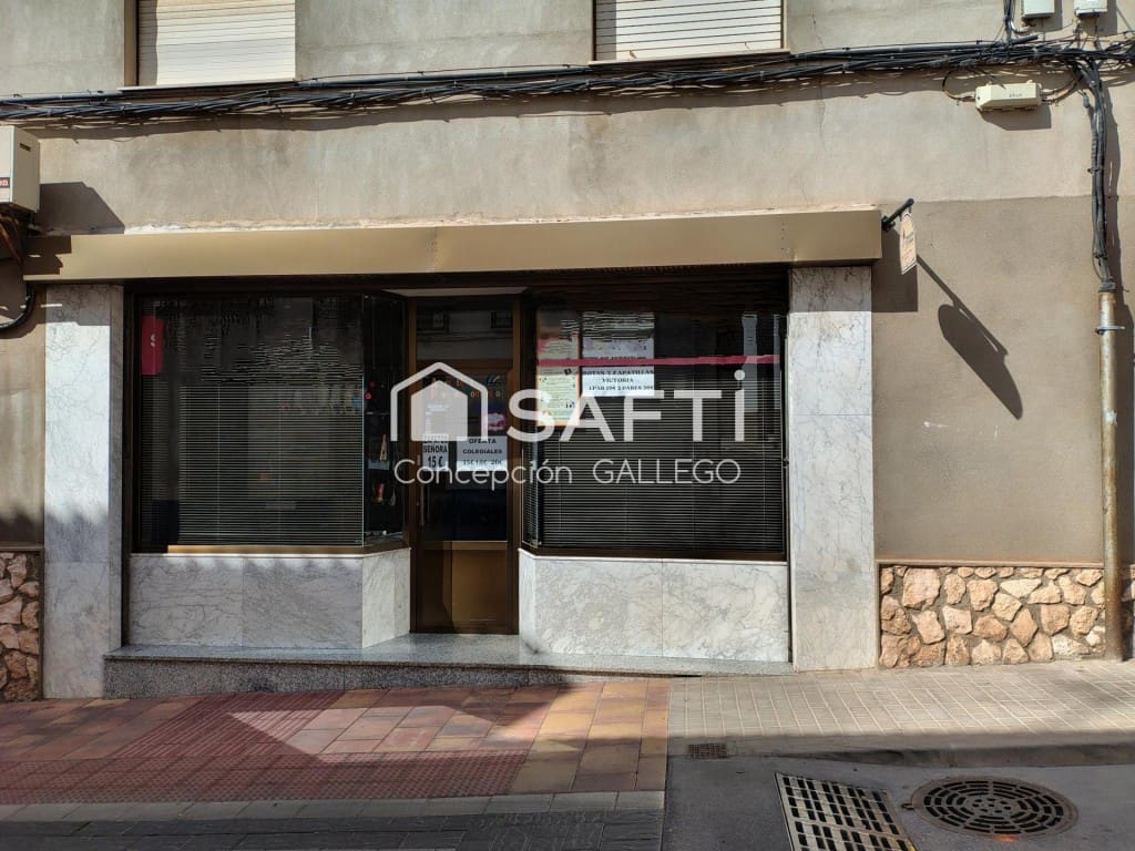 4 bedroom Villa for sale in Campo de Criptana - € 120,000 (Ref: 9595278)