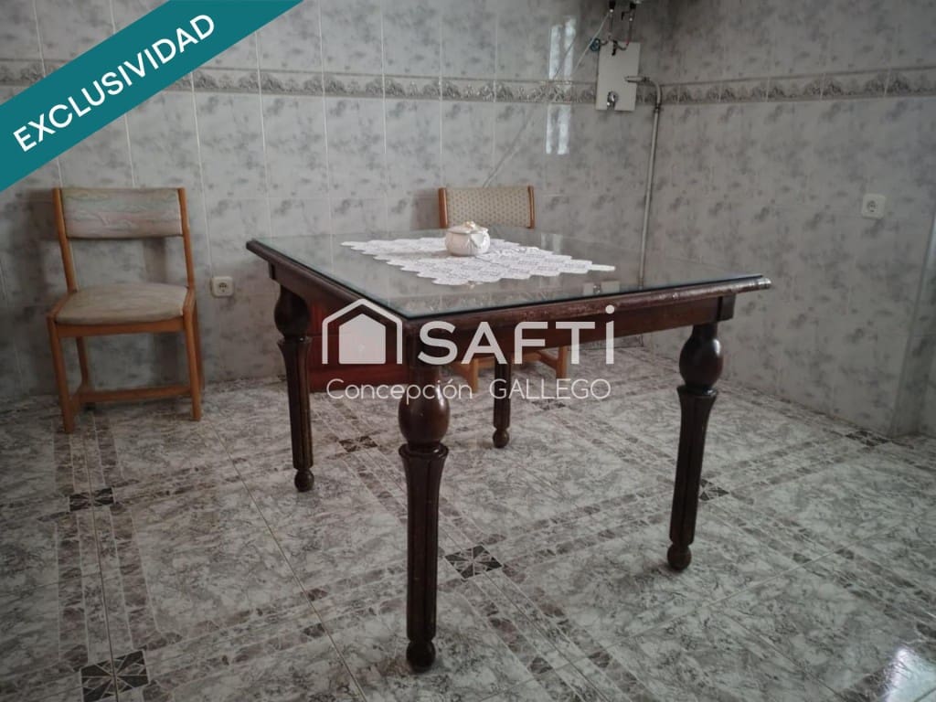 5 bedroom Villa for sale in Campo de Criptana with garage - € 105,000 (Ref: 9595280)