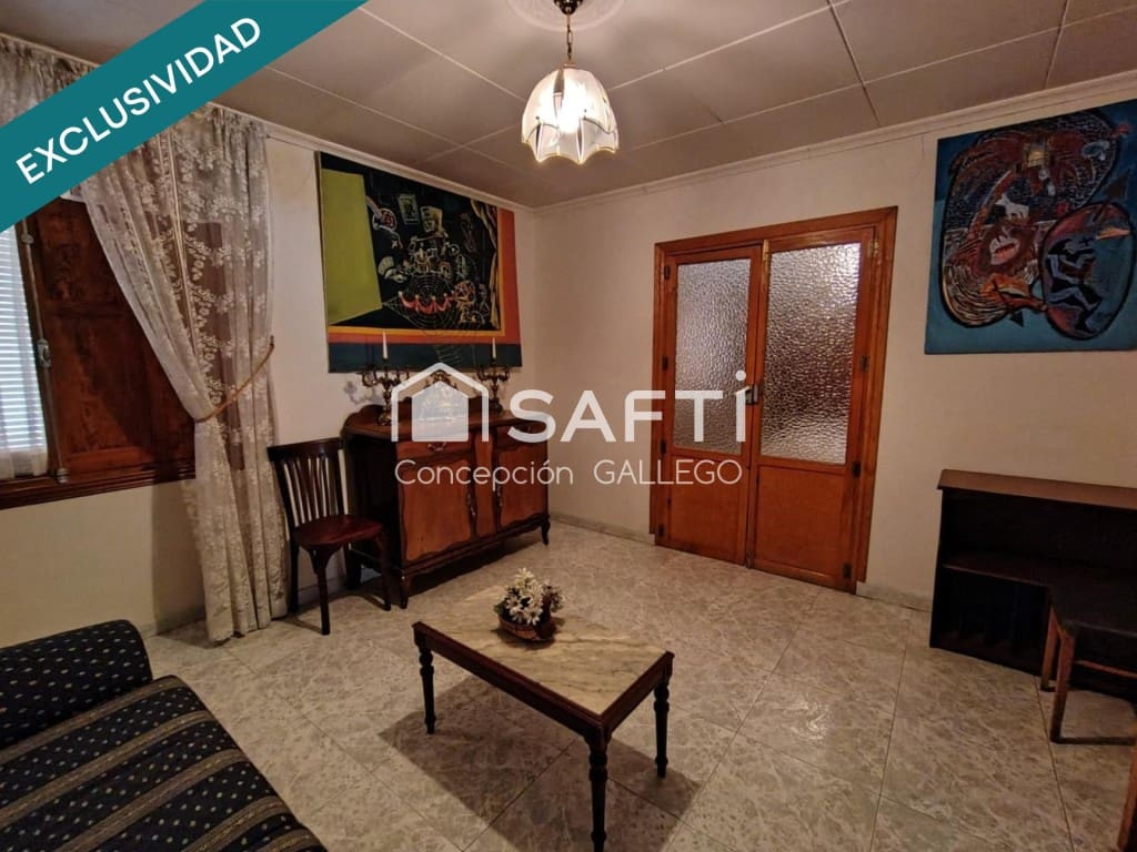 5 bedroom Villa for sale in Campo de Criptana with garage - € 105,000 (Ref: 9595280)