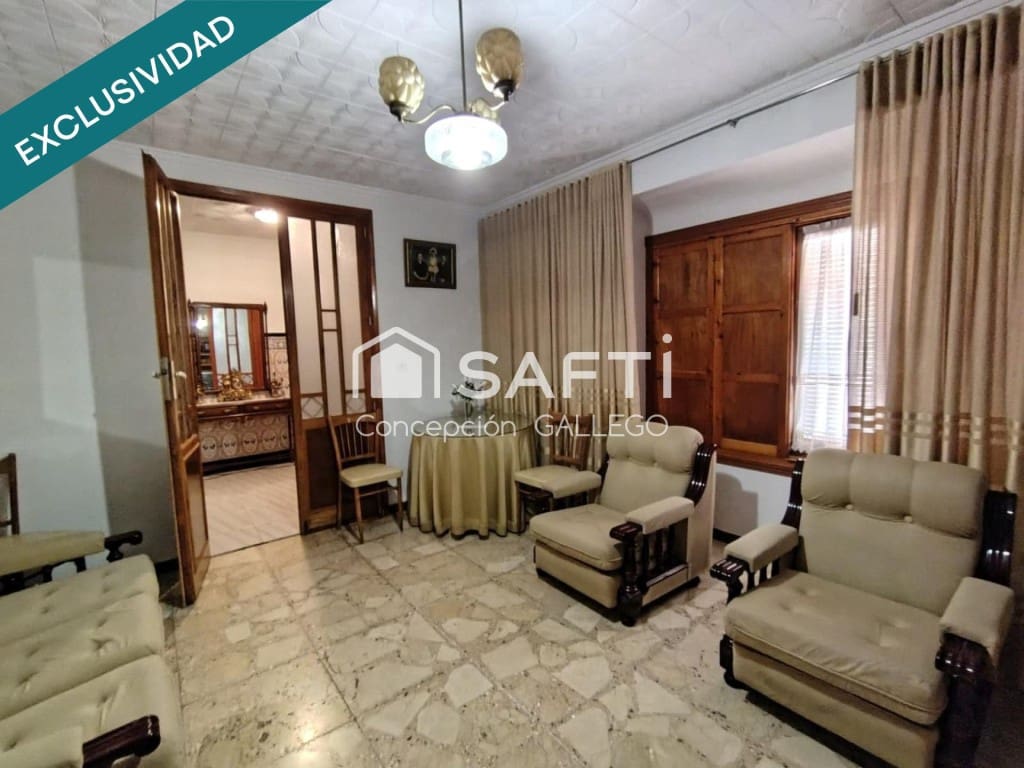 5 bedroom Villa for sale in Campo de Criptana with garage - € 105,000 (Ref: 9595280)