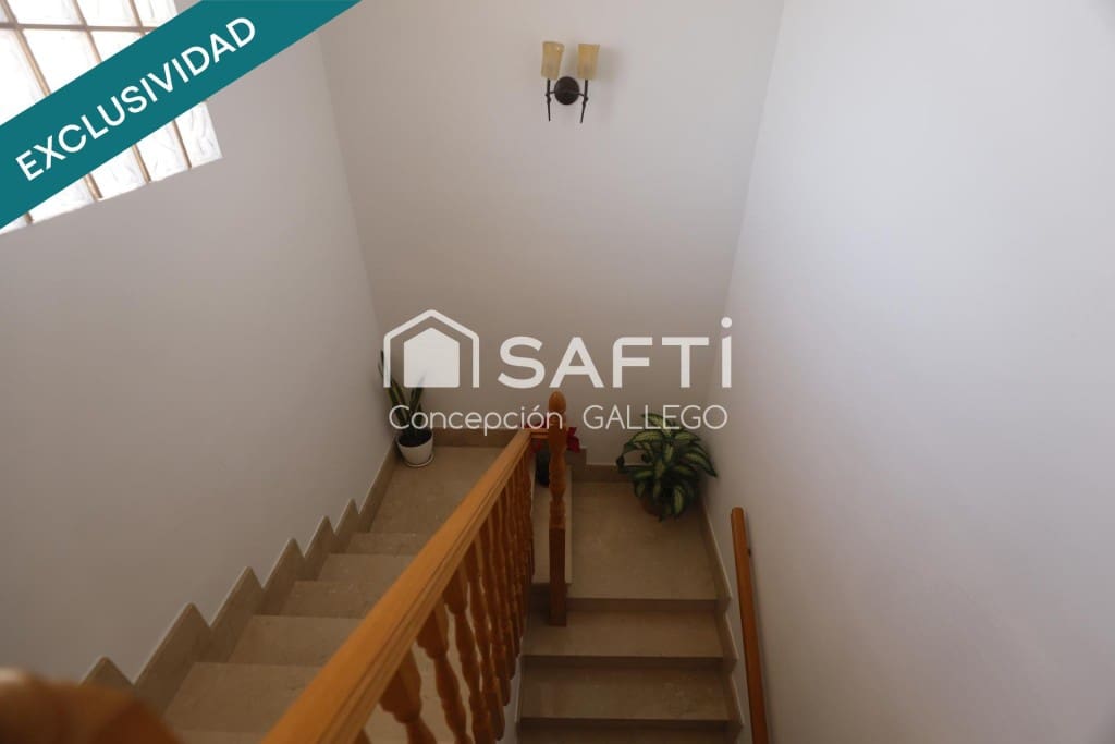 4 bedroom Terraced Villa for sale in Campo de Criptana with garage - € 289,000 (Ref: 9595285)