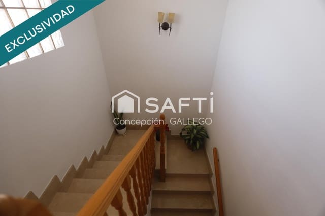 4 bedroom Terraced Villa for sale in Campo de Criptana with garage - € 289,000 (Ref: 9595285)