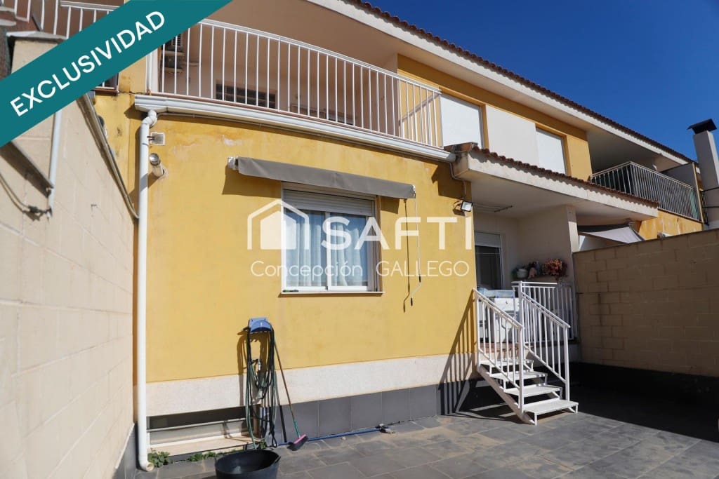 4 bedroom Terraced Villa for sale in Campo de Criptana with garage - € 289,000 (Ref: 9595285)