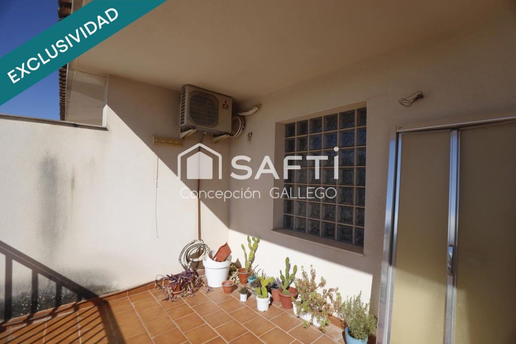4 bedroom Terraced Villa for sale in Campo de Criptana with garage - € 289,000 (Ref: 9595285)