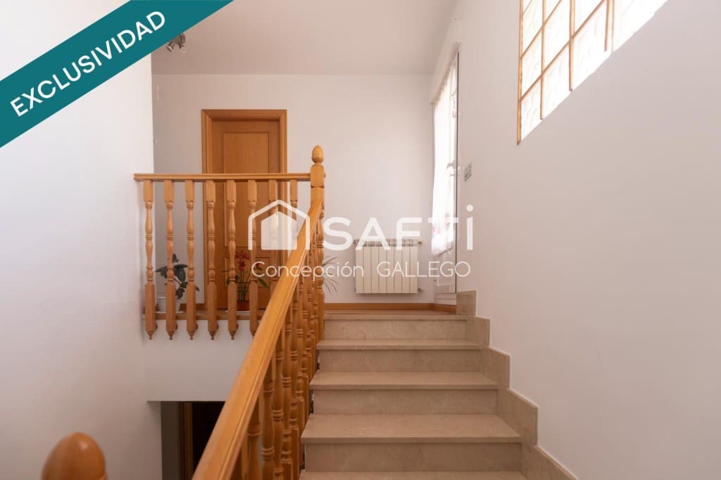 4 bedroom Terraced Villa for sale in Campo de Criptana with garage - € 289,000 (Ref: 9595285)