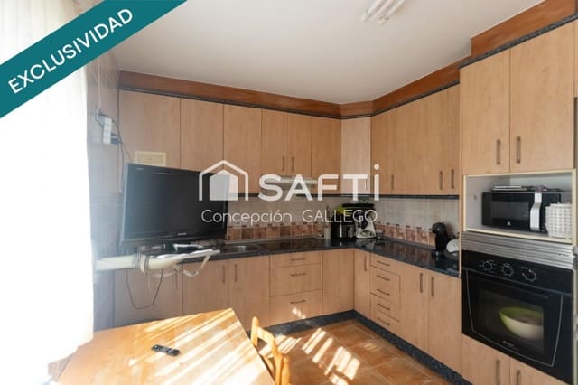 4 bedroom Terraced Villa for sale in Campo de Criptana with garage - € 289,000 (Ref: 9595285)