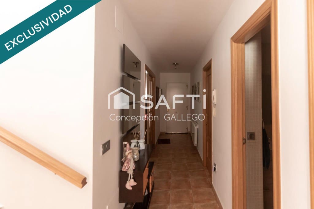 4 bedroom Terraced Villa for sale in Campo de Criptana with garage - € 289,000 (Ref: 9595285)