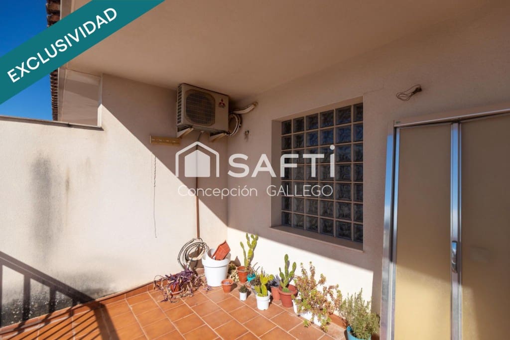 4 bedroom Terraced Villa for sale in Campo de Criptana with garage - € 289,000 (Ref: 9595285)
