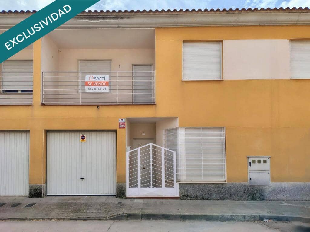 4 bedroom Terraced Villa for sale in Campo de Criptana with garage - € 289,000 (Ref: 9595285)