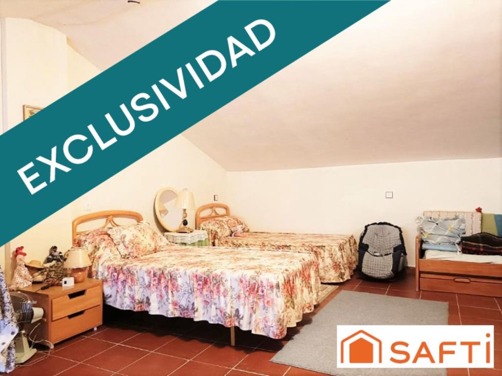 Chalet de 3 habitaciones en Arenas de San Juan en venta con piscina garaje - 220.000 € (Ref: 9595288)