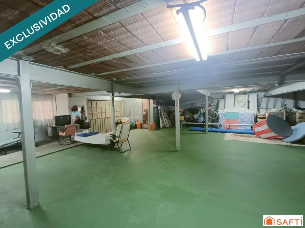 Chalet de 3 habitaciones en Arenas de San Juan en venta con piscina garaje - 220.000 € (Ref: 9595288)