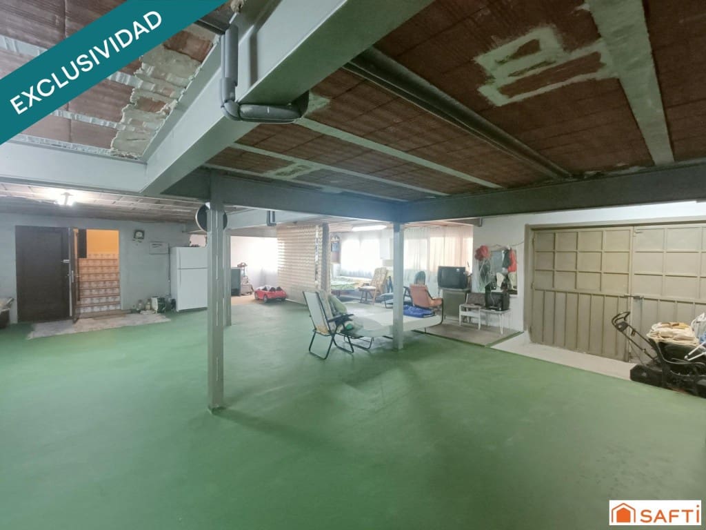 Chalet de 3 habitaciones en Arenas de San Juan en venta con piscina garaje - 220.000 € (Ref: 9595288)