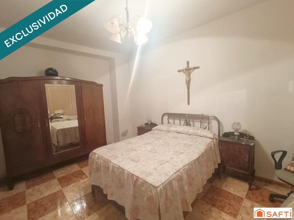 11 bedroom Terraced Villa for sale in Villarta de San Juan with garage - € 169,000 (Ref: 9595289)