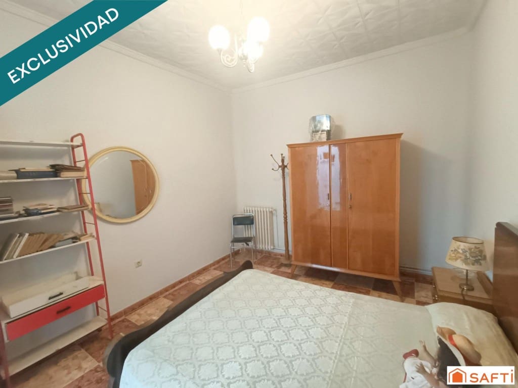 11 bedroom Terraced Villa for sale in Villarta de San Juan with garage - € 169,000 (Ref: 9595289)