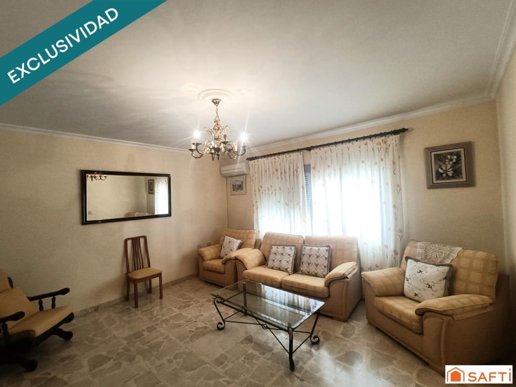 3 bedroom Villa for sale in Las Labores with garage - € 142,000 (Ref: 9595290)