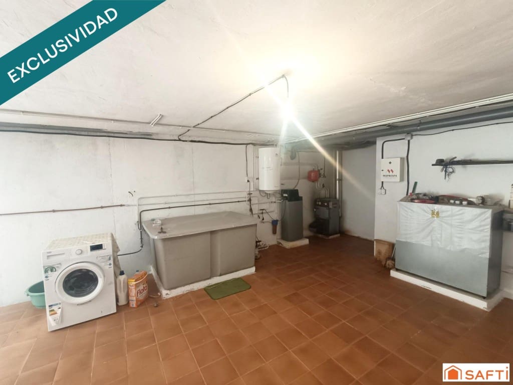 3 bedroom Villa for sale in Las Labores with garage - € 142,000 (Ref: 9595290)