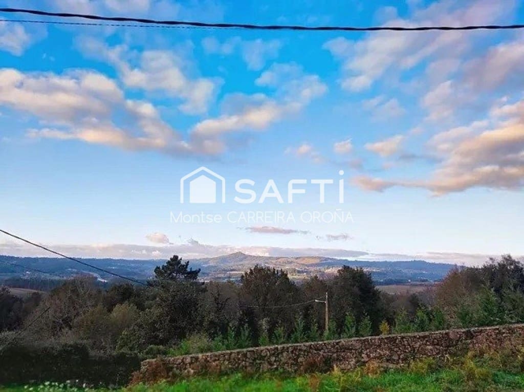 Terreno Não Urbanizado para venda em A Estrada - 75 000 € (Ref: 9595292)