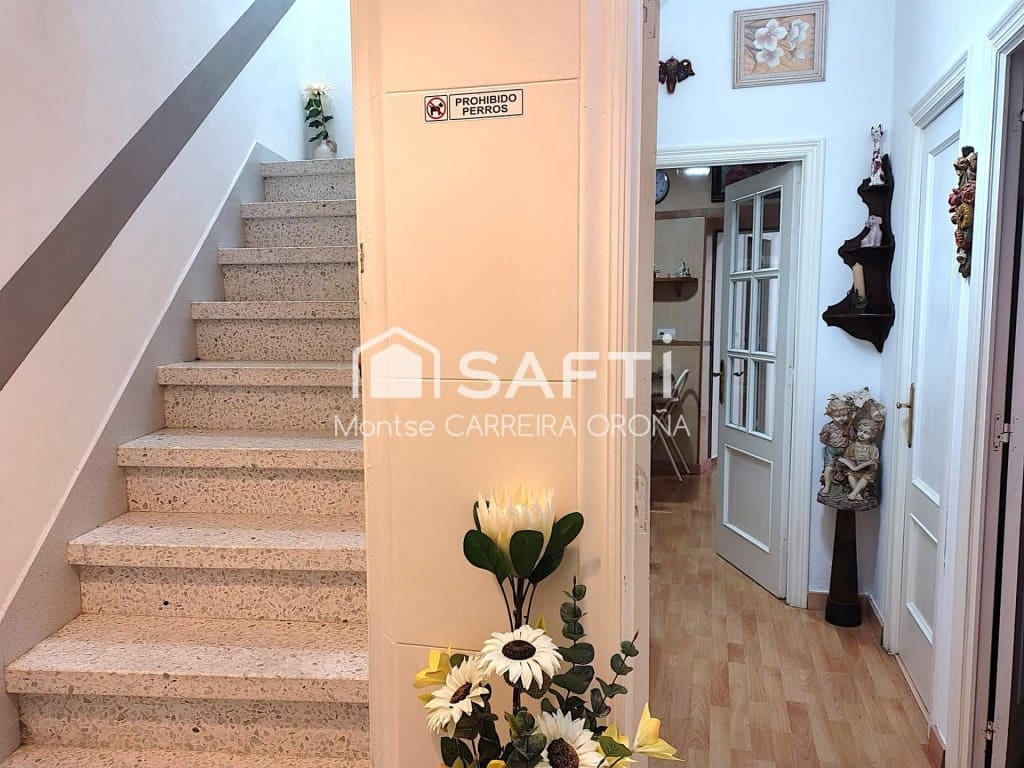 Office for sale in Santiago de Compostela - € 400,000 (Ref: 9595296)