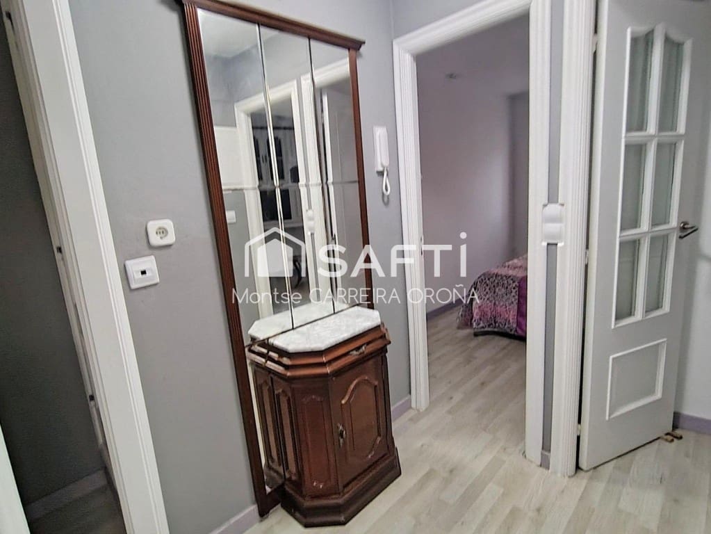 Office for sale in Santiago de Compostela - € 400,000 (Ref: 9595296)