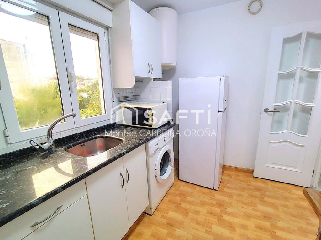 Office for sale in Santiago de Compostela - € 400,000 (Ref: 9595296)