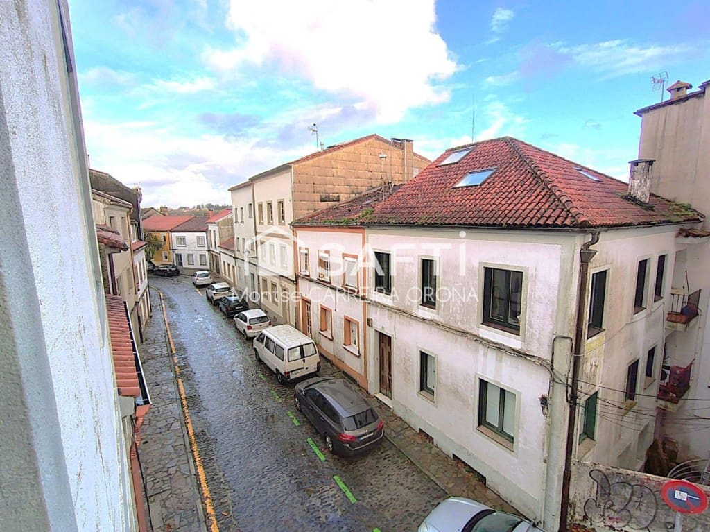 Office for sale in Santiago de Compostela - € 400,000 (Ref: 9595296)