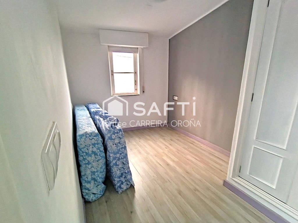 Office for sale in Santiago de Compostela - € 400,000 (Ref: 9595296)