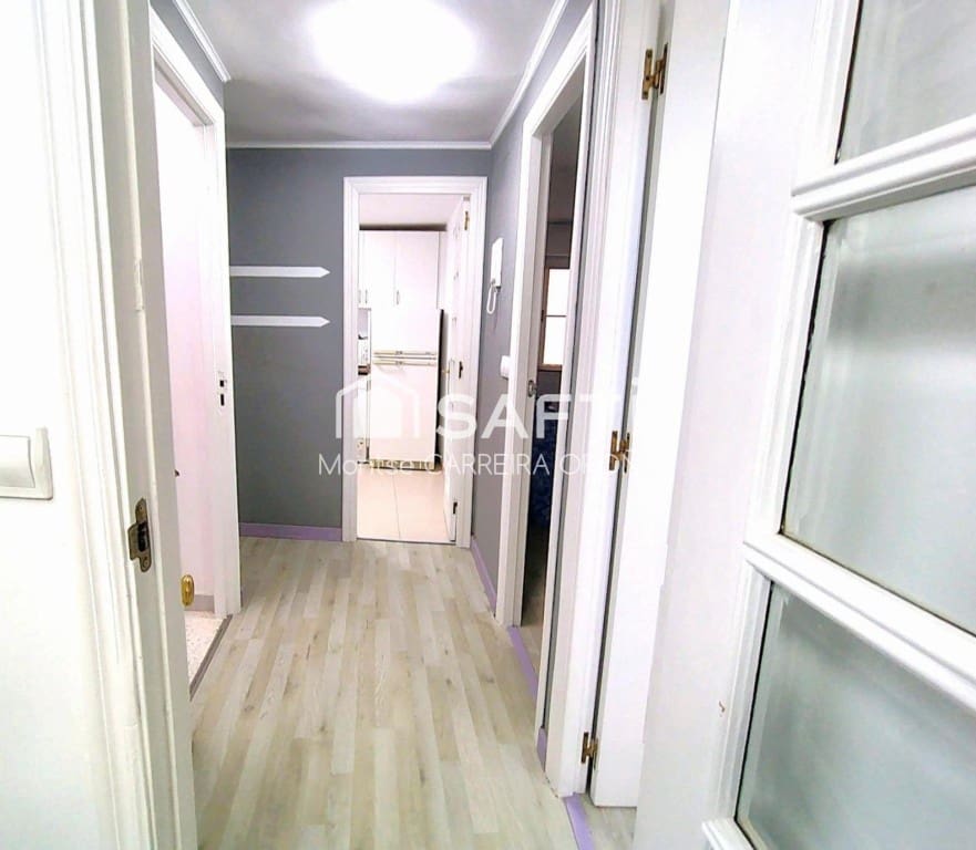 Office for sale in Santiago de Compostela - € 400,000 (Ref: 9595296)