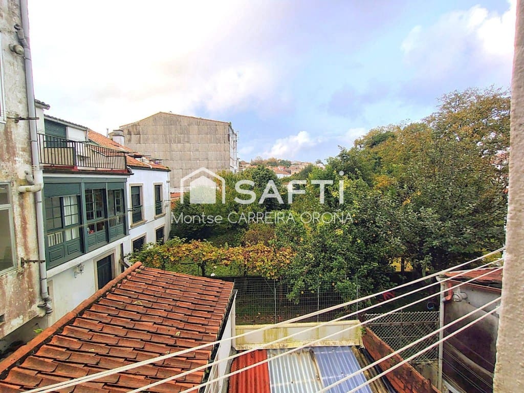 Office for sale in Santiago de Compostela - € 400,000 (Ref: 9595296)