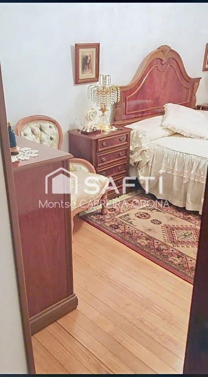 Appartement de 3 chambres à louer à Santiago de Compostela - 800 € (Ref: 9595297)