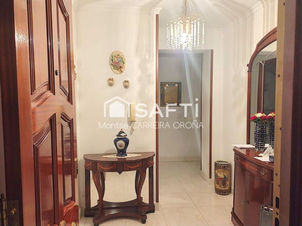 Appartement de 3 chambres à louer à Santiago de Compostela - 800 € (Ref: 9595297)