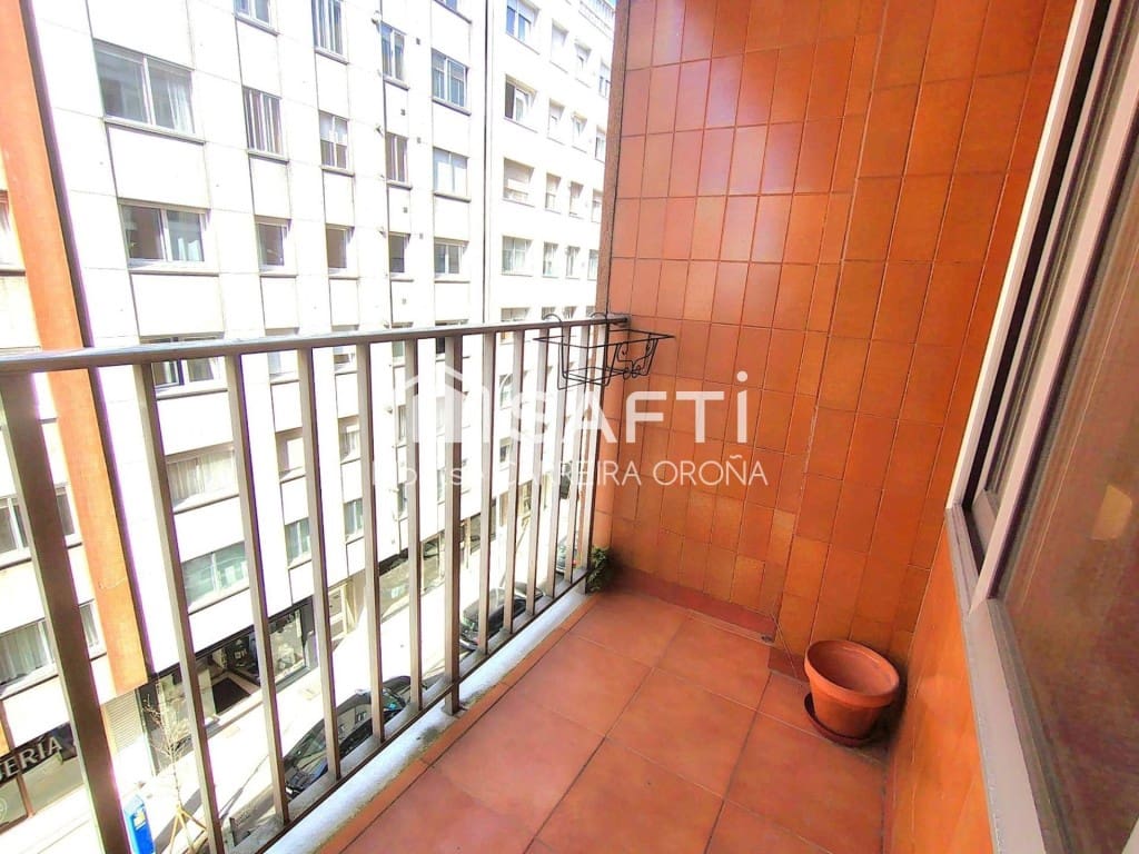 Appartement de 3 chambres à louer à Santiago de Compostela - 800 € (Ref: 9595297)
