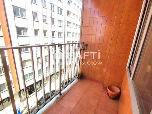 Appartement de 3 chambres à louer à Santiago de Compostela - 800 € (Ref: 9595297)